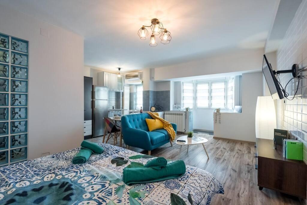 New Era Studio Near Old Town Бухарест Экстерьер фото